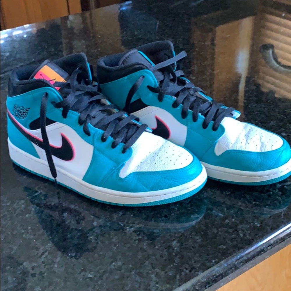 Air Jordan 1 Mid se